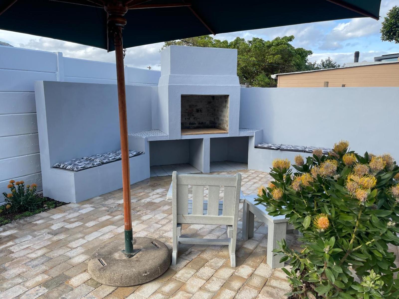 Footprints In Kleinmond Hotel Exterior photo